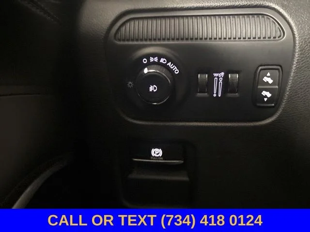 Used 2024 Velvet Jeep Series II image 40