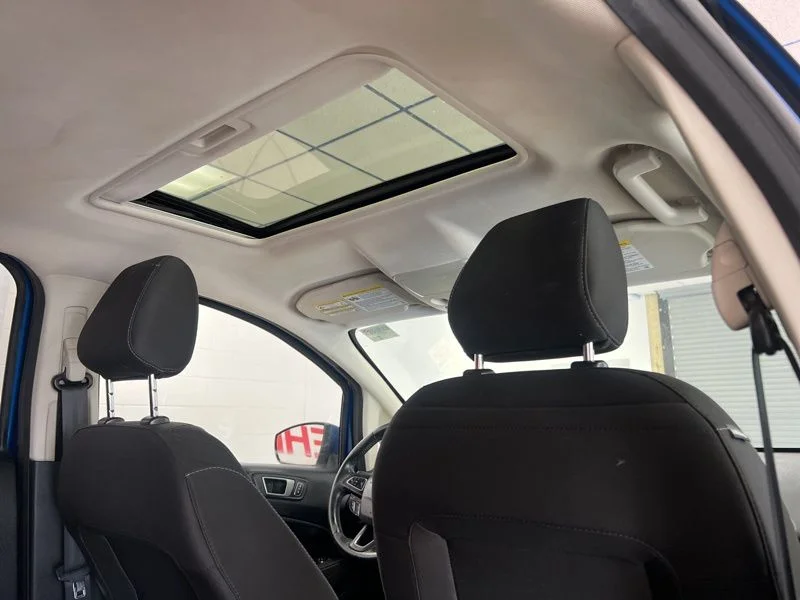 Used 2020 Blue Ford SE image 12