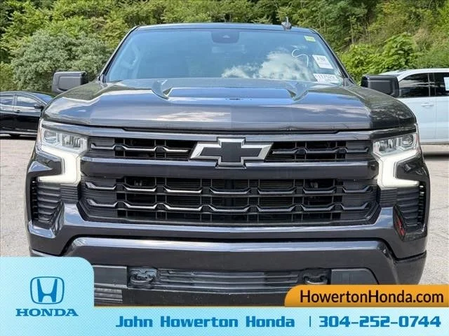 Used 2022  Chevrolet RST image 11