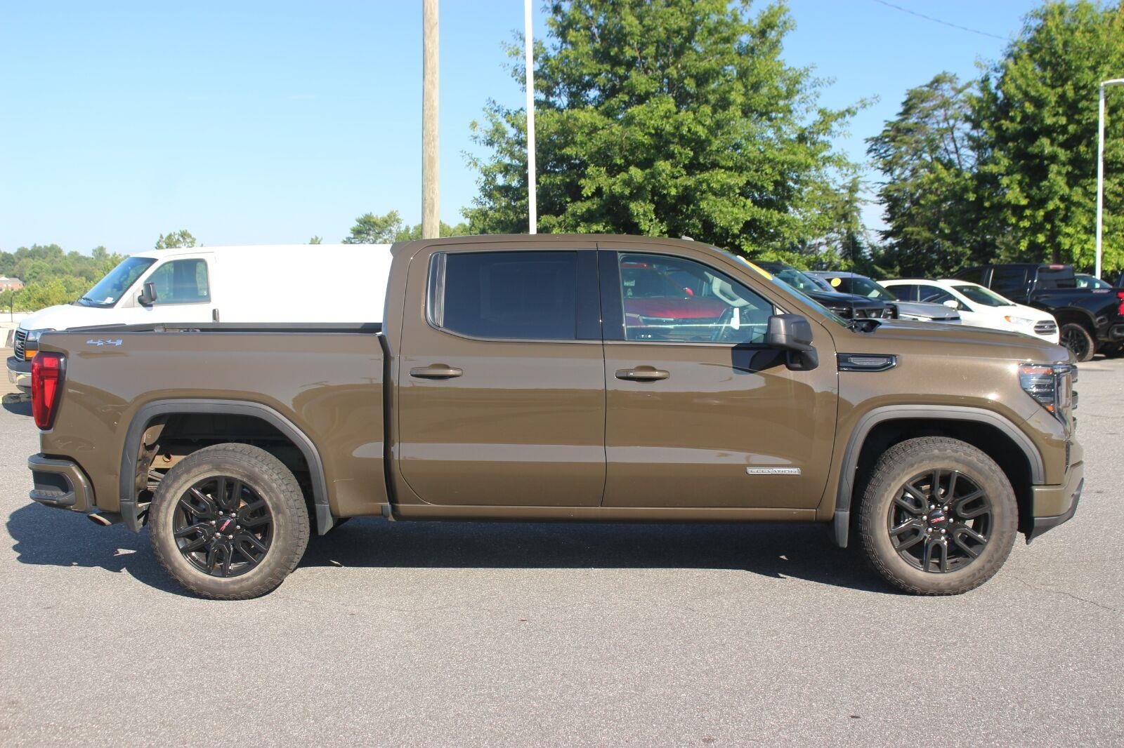 Used 2023 Deep Bronze Metallic GMC Elevation image 8
