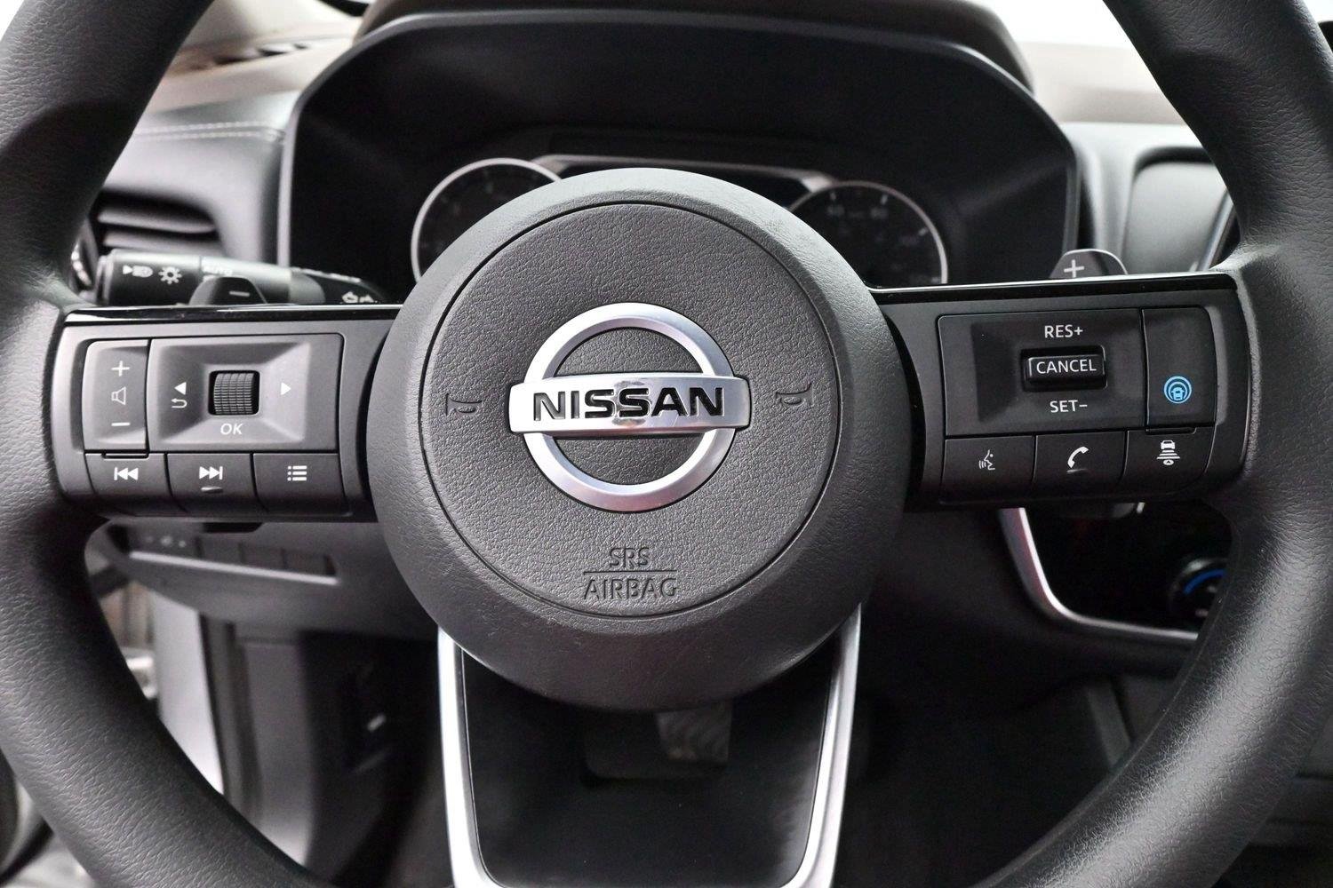 Used 2021 Brilliant Silver Metallic Nissan SV image 15