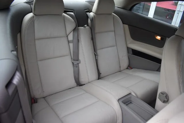 Used 2010 Blue Volvo T5 image 13