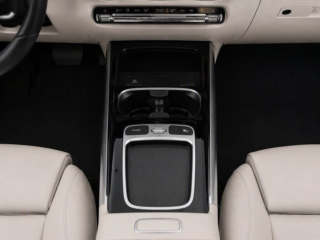 Used 2025  Mercedes-Benz GLA 250 image 29