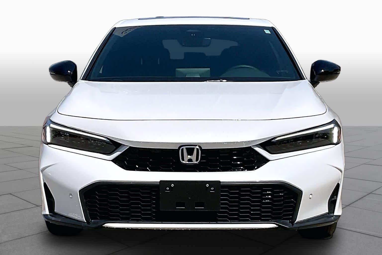 Used 2025 Platinum White Pearl Honda Sport Touring image 4