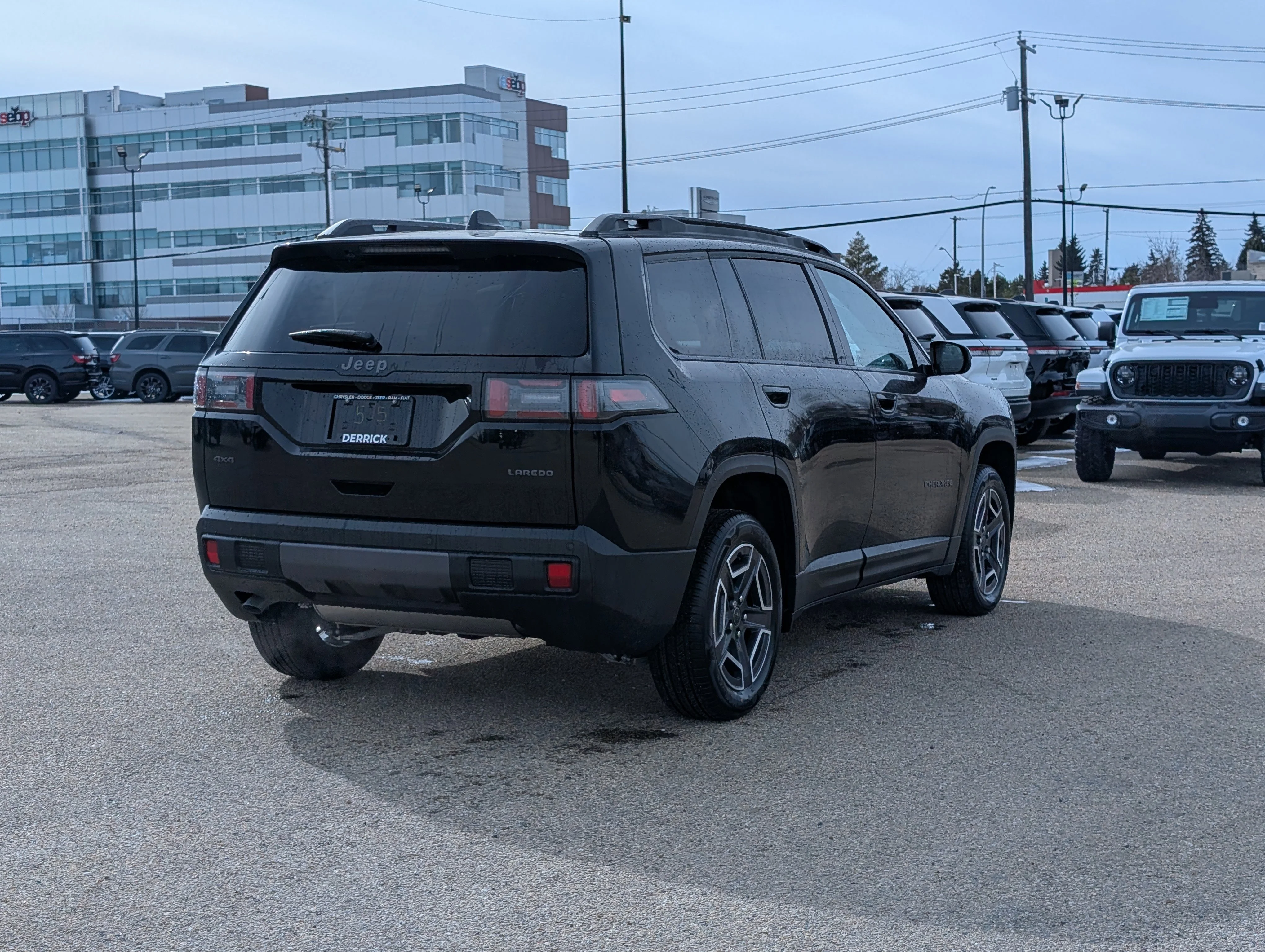 New 2026 Diamond Black Crystal Pearl Jeep Laredo image 7