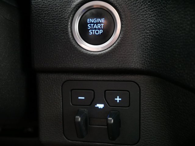 Used 2024 Ice Cap Toyota Crew Cab SR5 w/ Convenience Pkg image 27