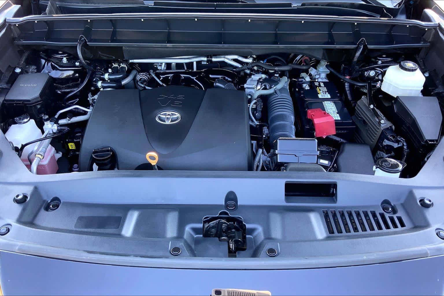 Used 2022 Opulent Amber Toyota XLE image 60