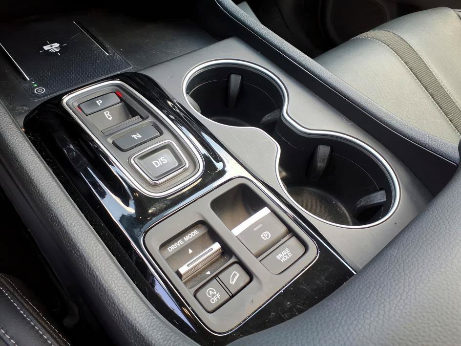 Used 2023 Platinum White Pearl Honda Touring image 24