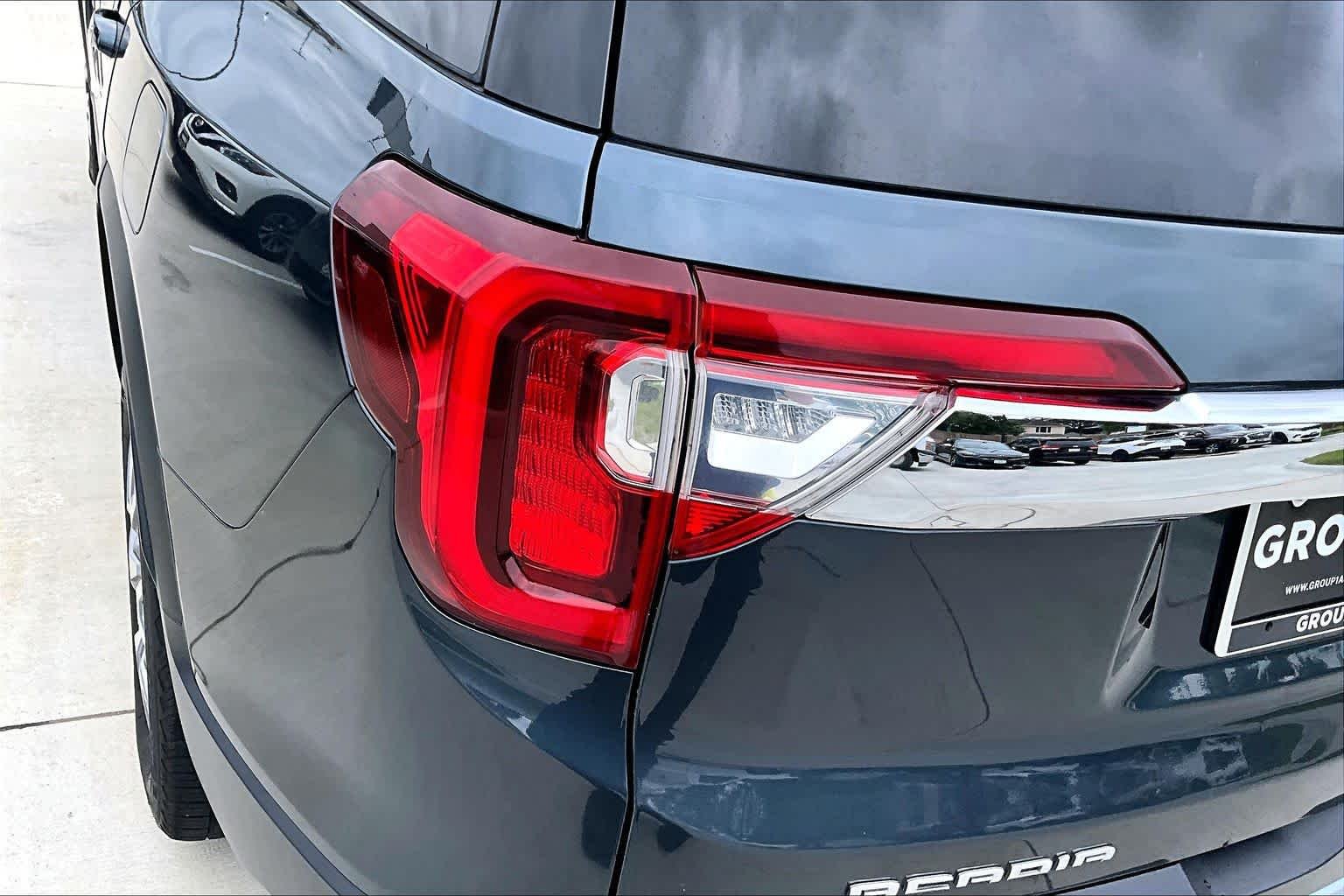 Used 2020 Dark Sky Metallic GMC SLT image 25