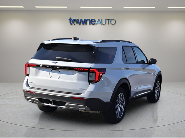 Used 2025 White Metallic Ford Active image 6