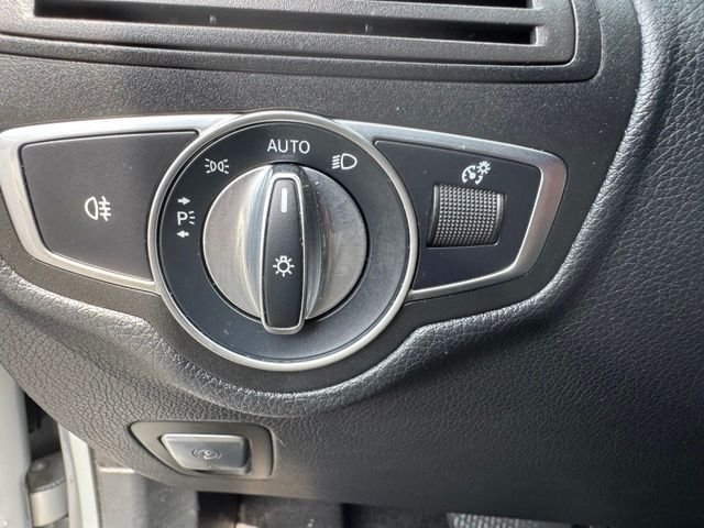Used 2020 Iridium Silver Metallic Mercedes-Benz GLC 300 image 10