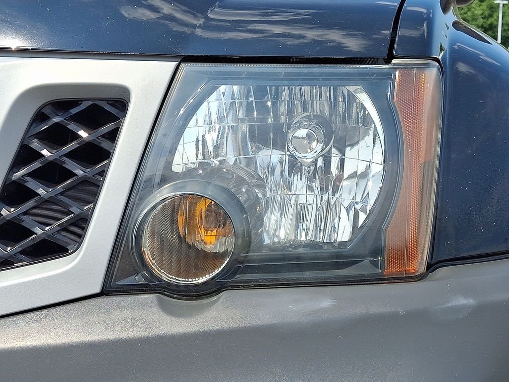 Used 2011 Black Nissan S image 10