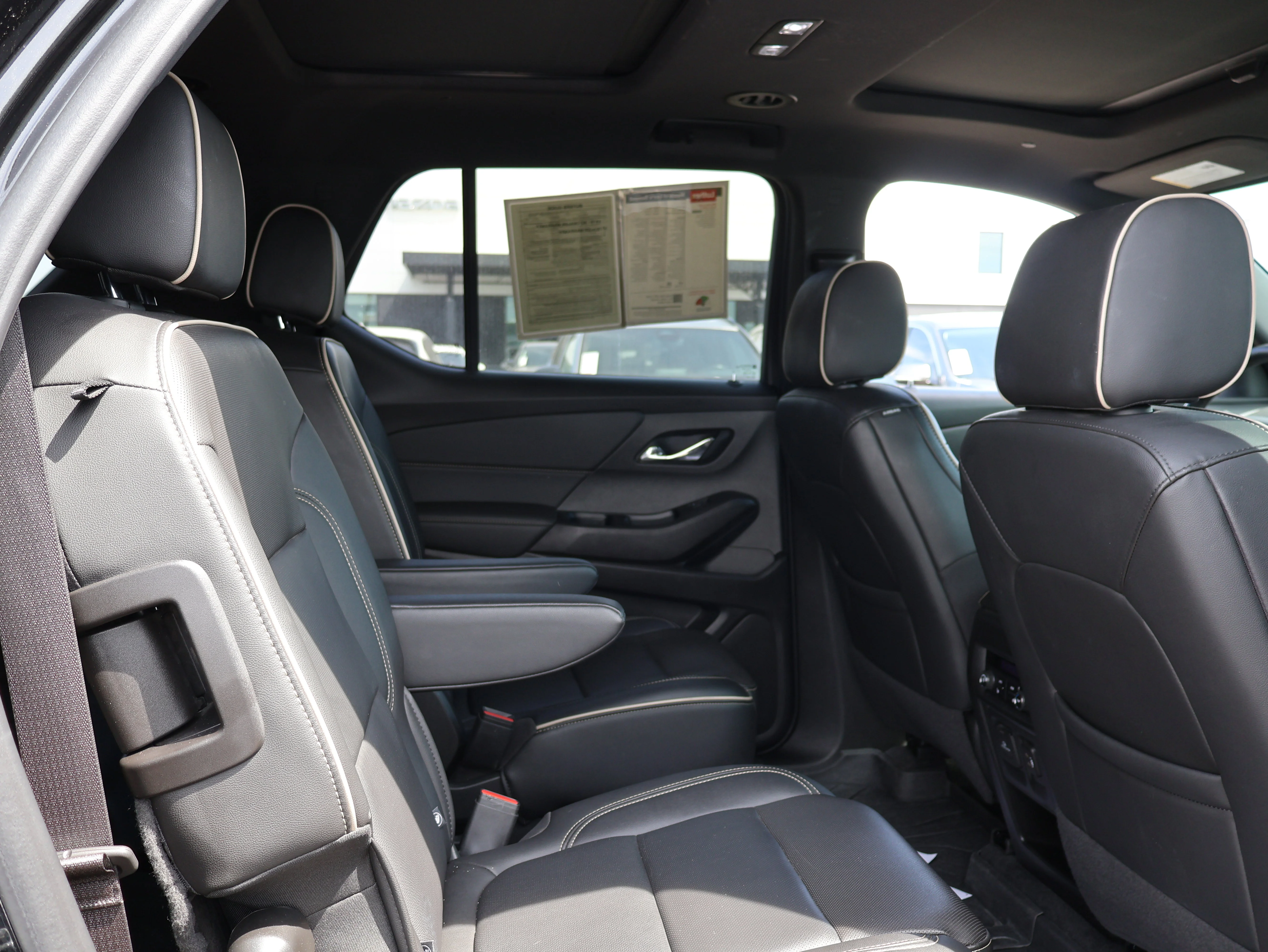 2023 Chevrolet Traverse Premier - Photo 12