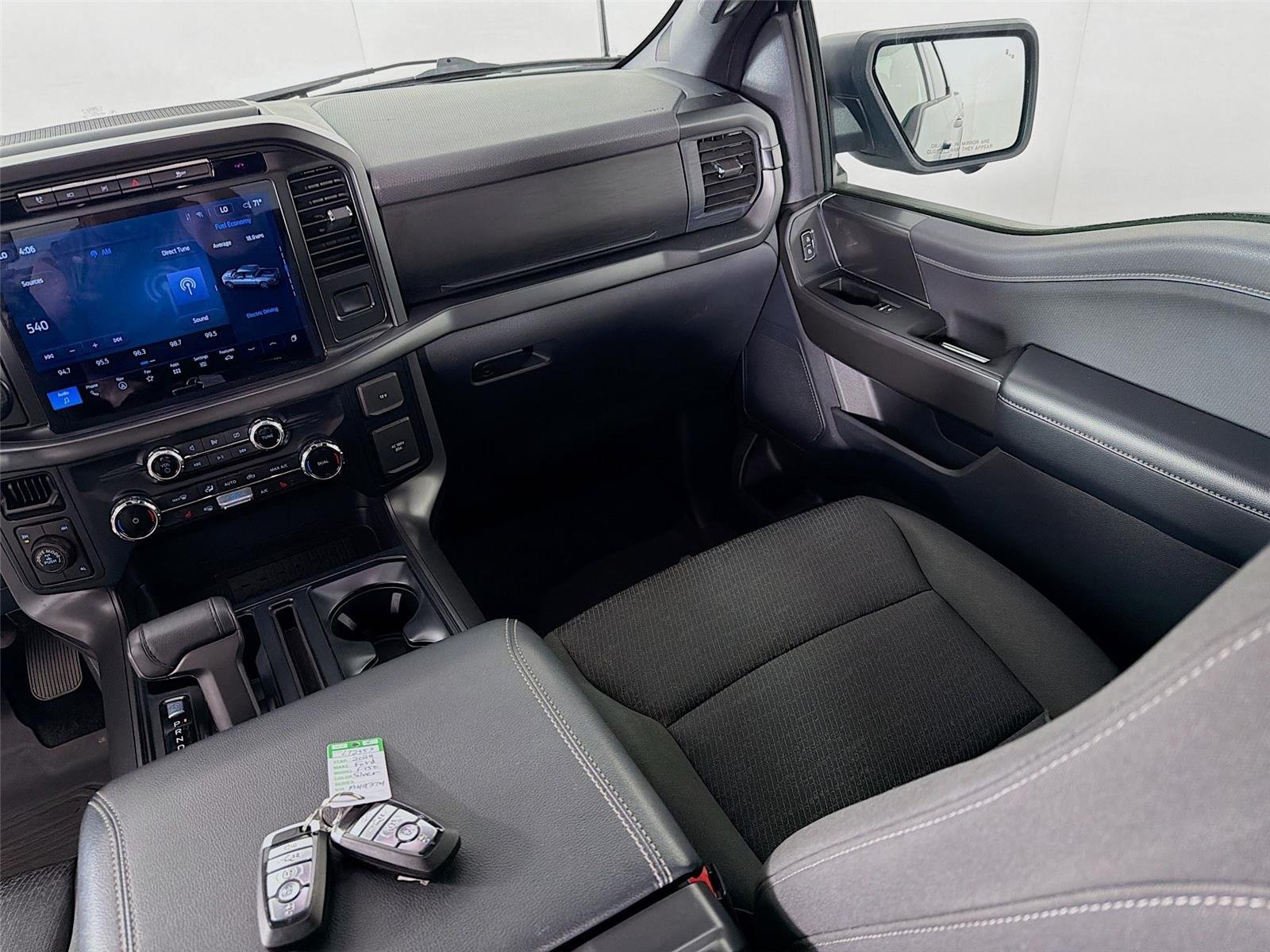 Used 2024 Iconic Silver Ford XLT image 22