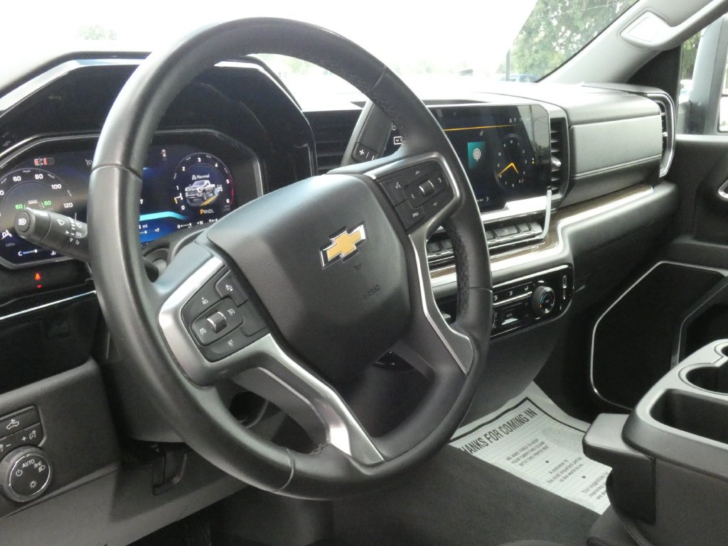 Used 2026 White Chevrolet LT image 8