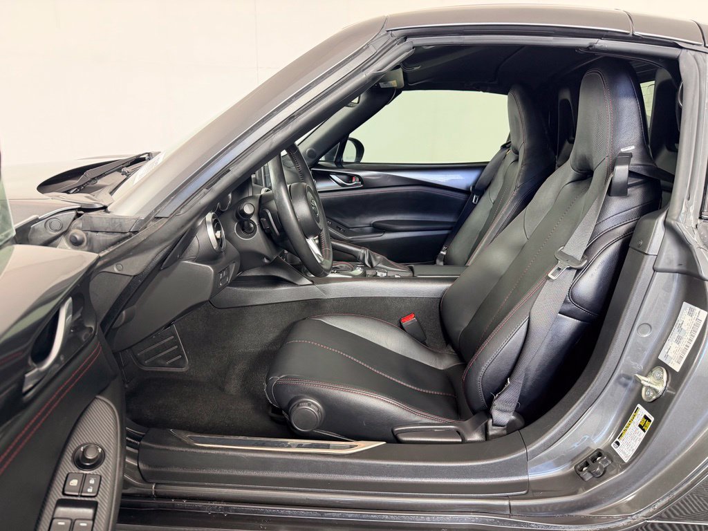 Used 2017 Red Mazda Grand Touring image 30