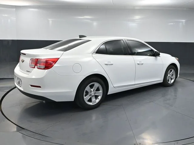 Used 2015 White Chevrolet LS image 3