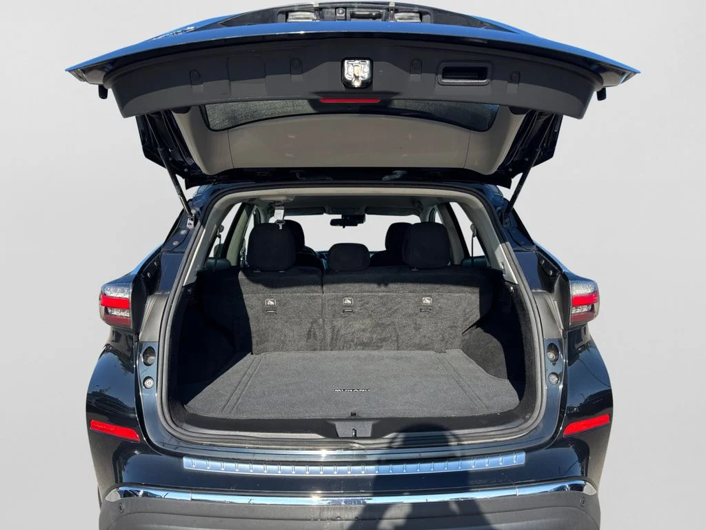 Used 2020 Black Nissan S image 16