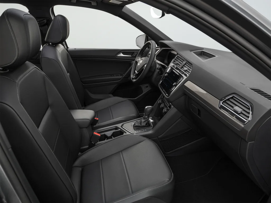 Used 2019  Volkswagen 2.0T SEL R-Line image 28
