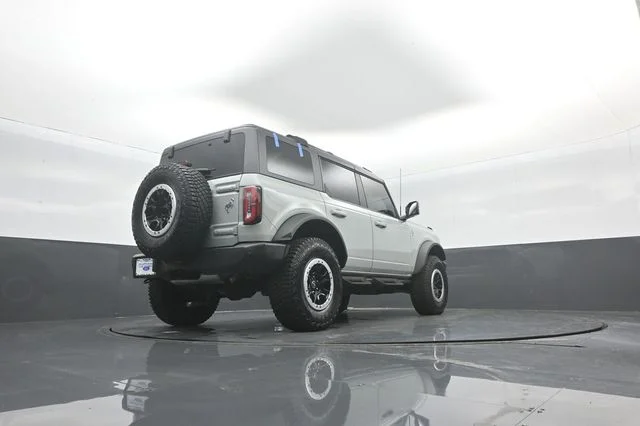 Used 2023 Cactus Green / Gray Ford Outer Banks image 38