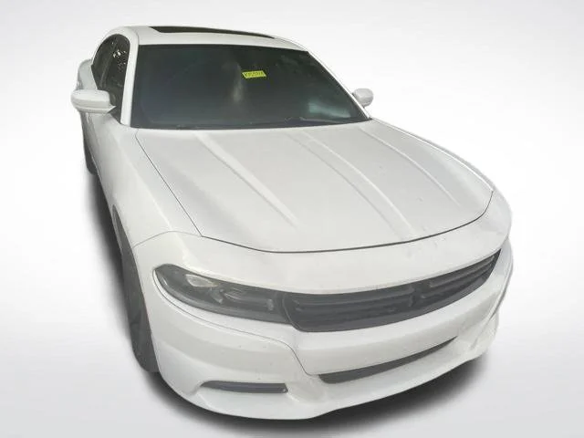 Used 2020 White Dodge SXT image 3