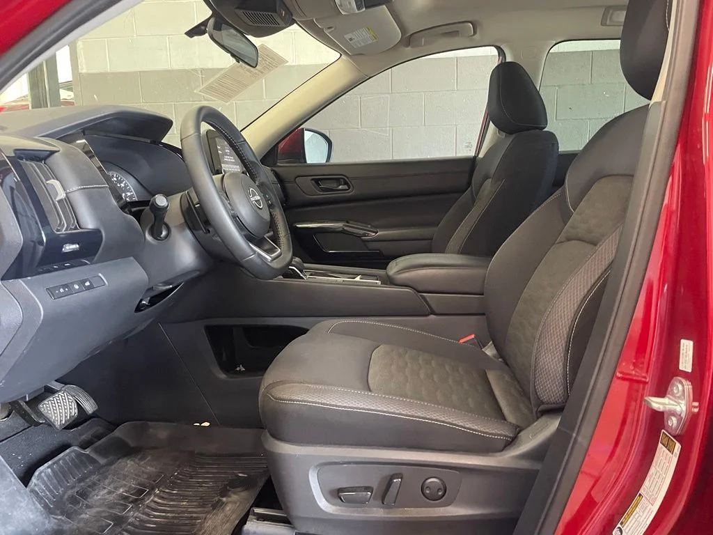 Used 2025 Red Nissan SV image 10