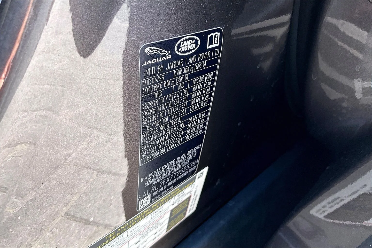 New 2026 Charente Grey Land Rover Dynamic SE image 14