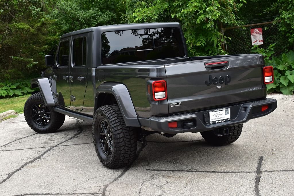 Used 2022 Crystal Metallic Jeep Sport image 15