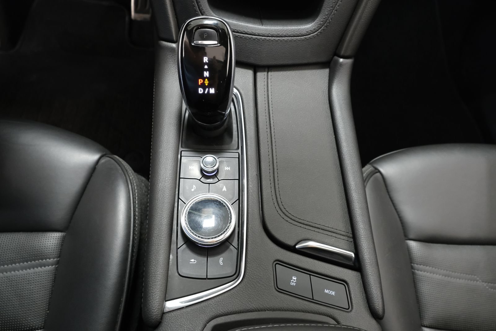 Used 2020 Stellar Black Metallic Cadillac Sport image 23