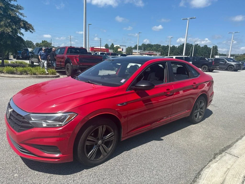 Used 2019 Tornado Red Volkswagen R-Line image 3