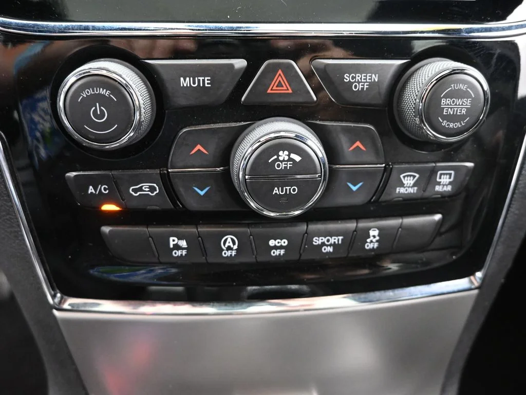Used 2020 Blue Jeep Limited image 20