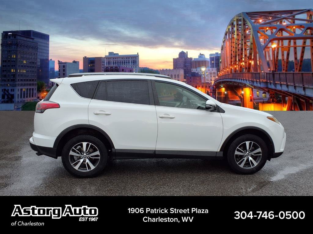 Used 2018 White Toyota XLE image 2