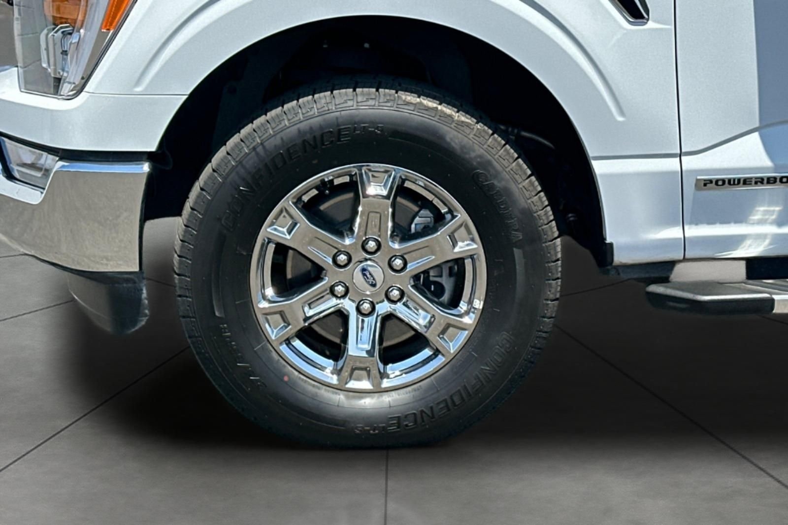 Used 2023 White Ford XLT image 31