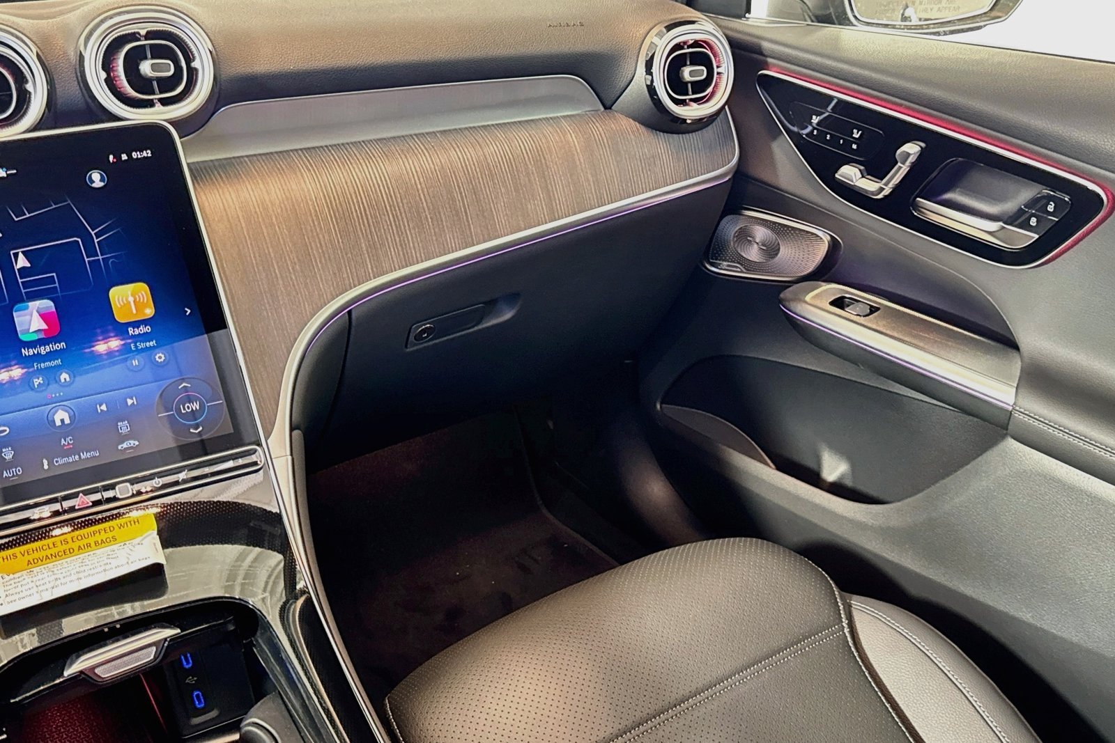 New 2026 Black Mercedes-Benz GLC 300 image 21