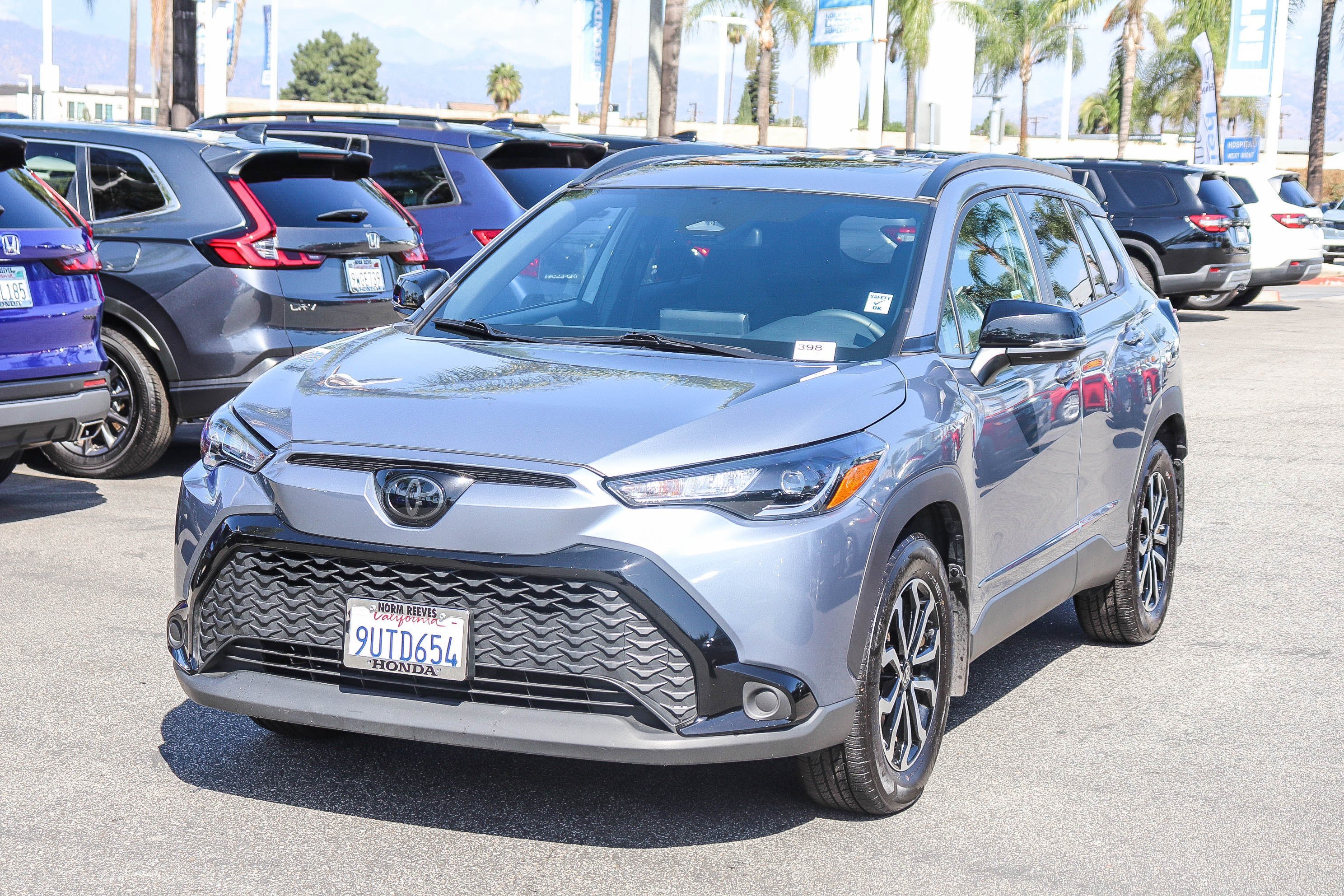 Used 2025  Toyota  image 3