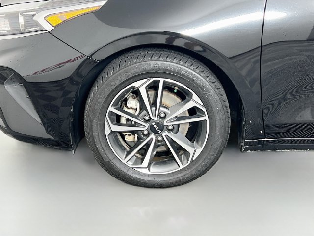 2023 Kia Forte LXS - Photo 24