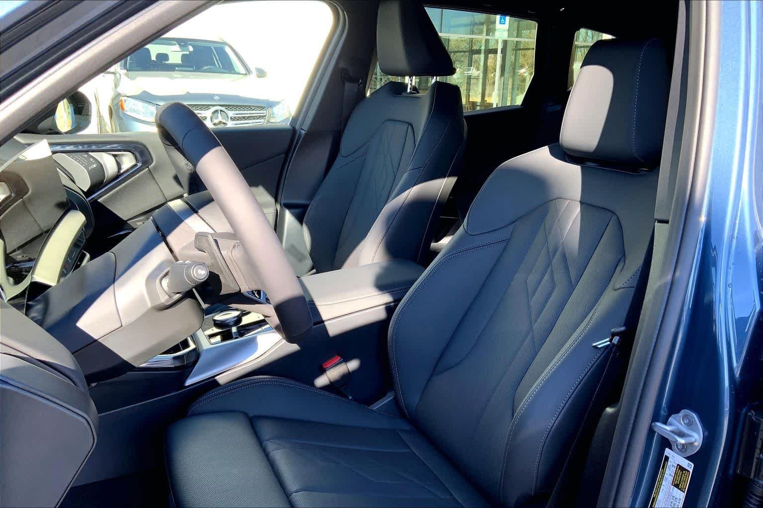 New 2026 Arctic Race Blue metallic BMW 30 xDrive image 9