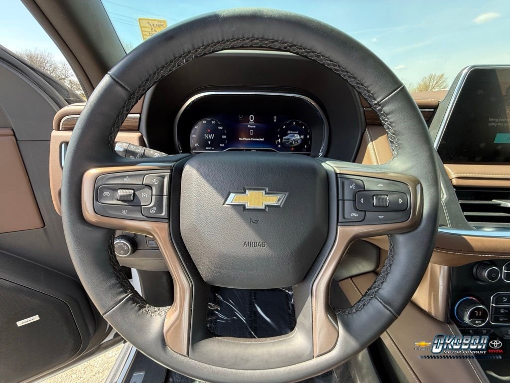 Used 2023 White Chevrolet High Country image 9