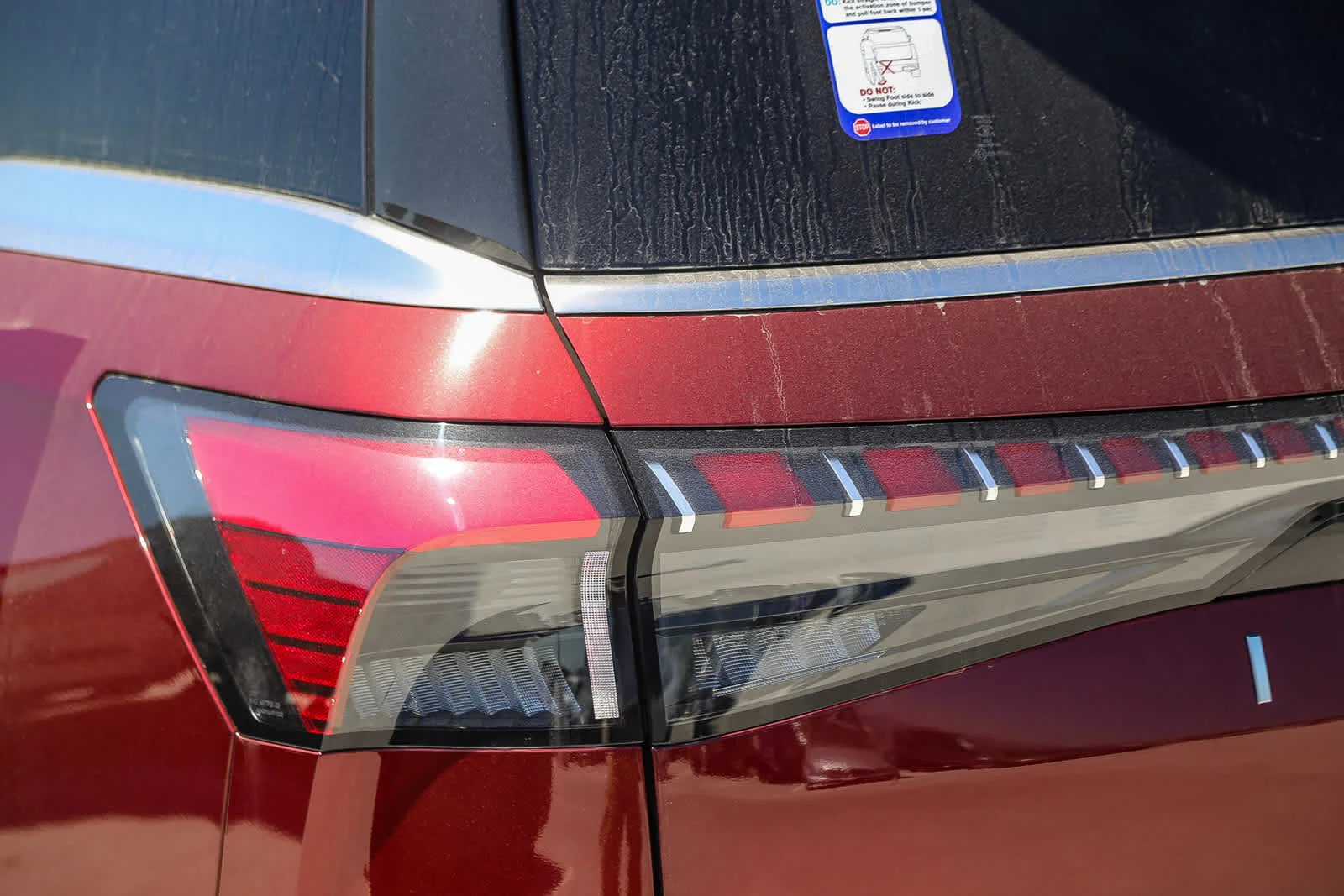 New 2025 COULIS RED INFINITI Luxe 4WD image 9