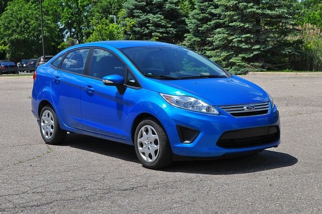 2013 Ford Fiesta SE Sedan's photo