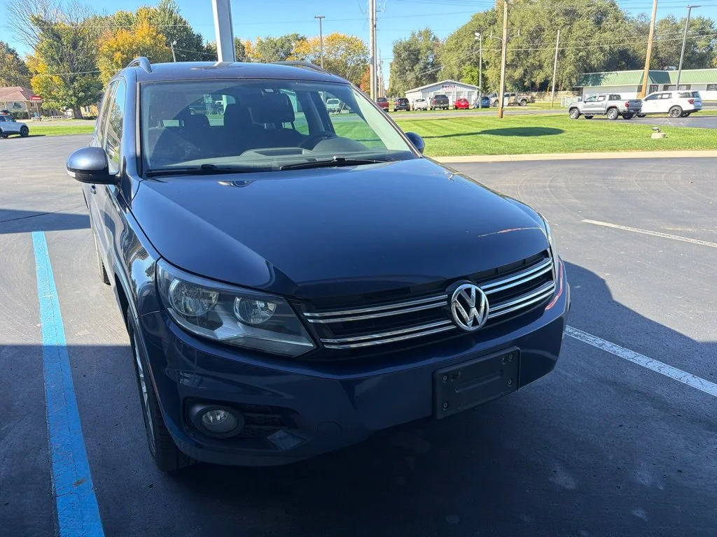 Used 2016  Volkswagen S image 2