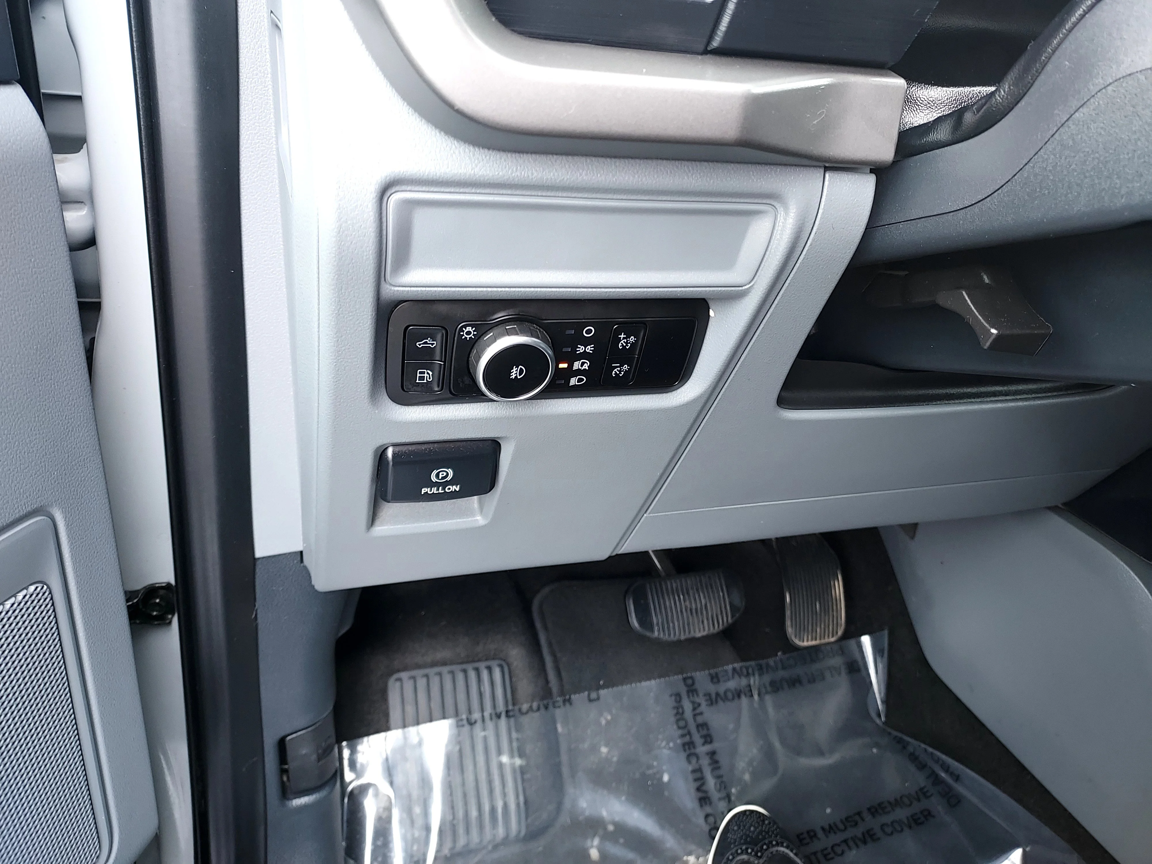 Used 2024 Gray Ford XLT image 36