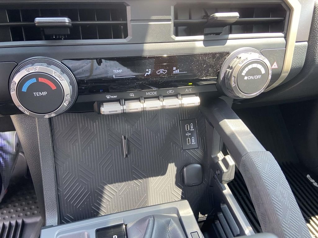 2026 Toyota Tacoma SR5 - Photo 21