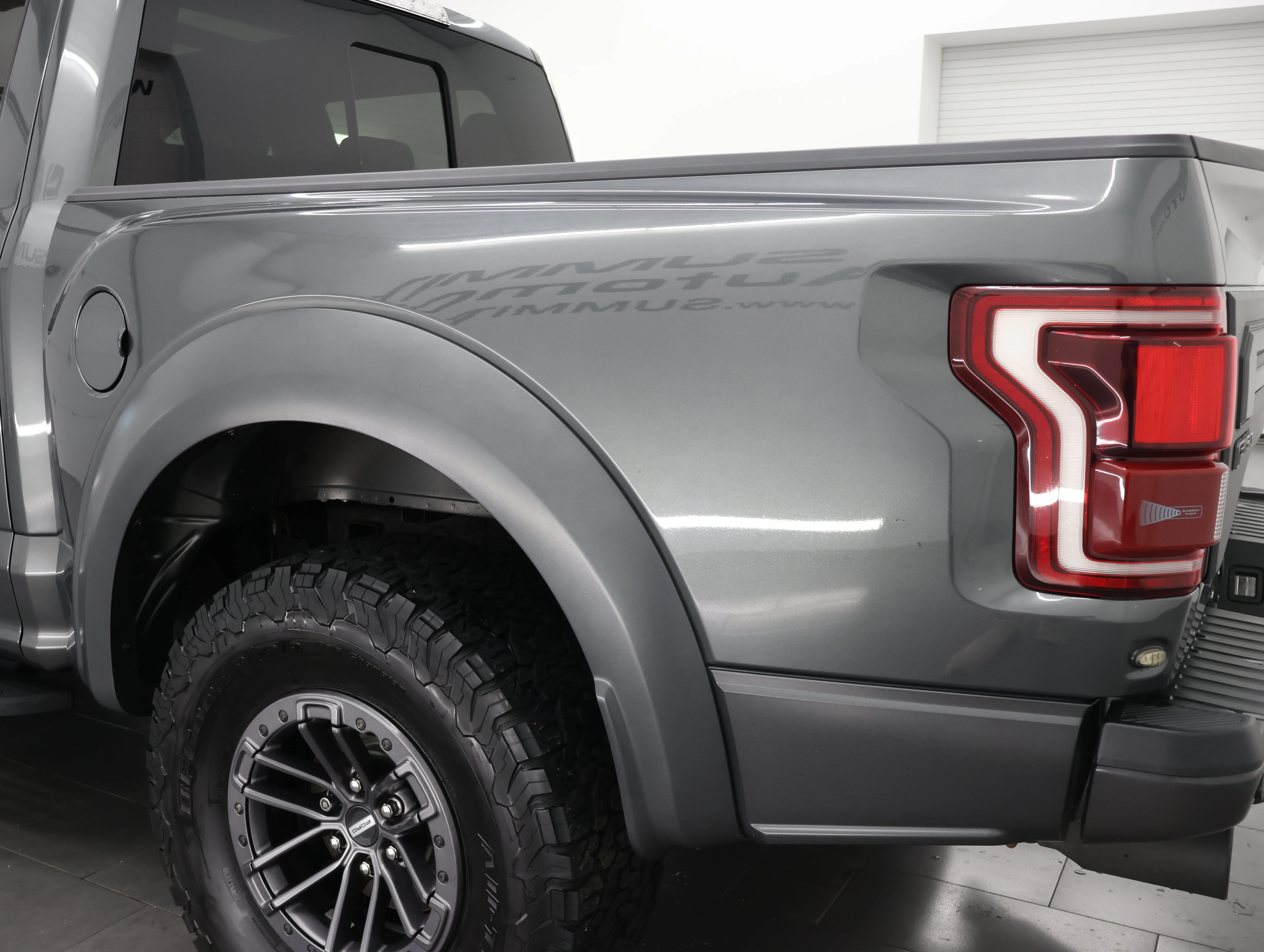 Used 2019 Magnetic Metallic Ford Raptor image 33