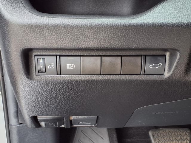 Used 2021 Silver Toyota XLE Premium image 14