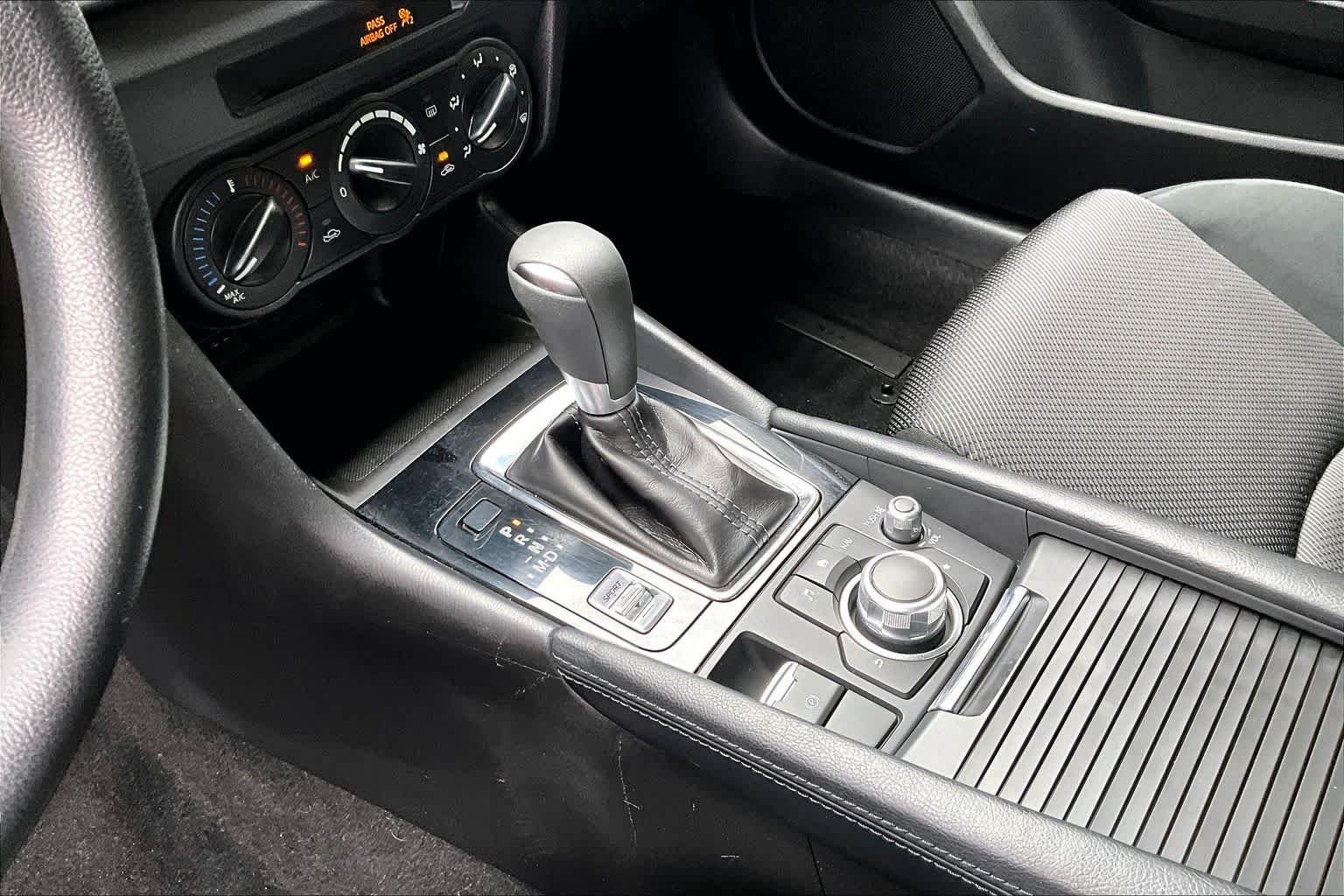 Used 2017  Mazda Sport image 17