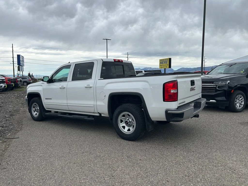 Used 2018 Summit White GMC SLE image 2