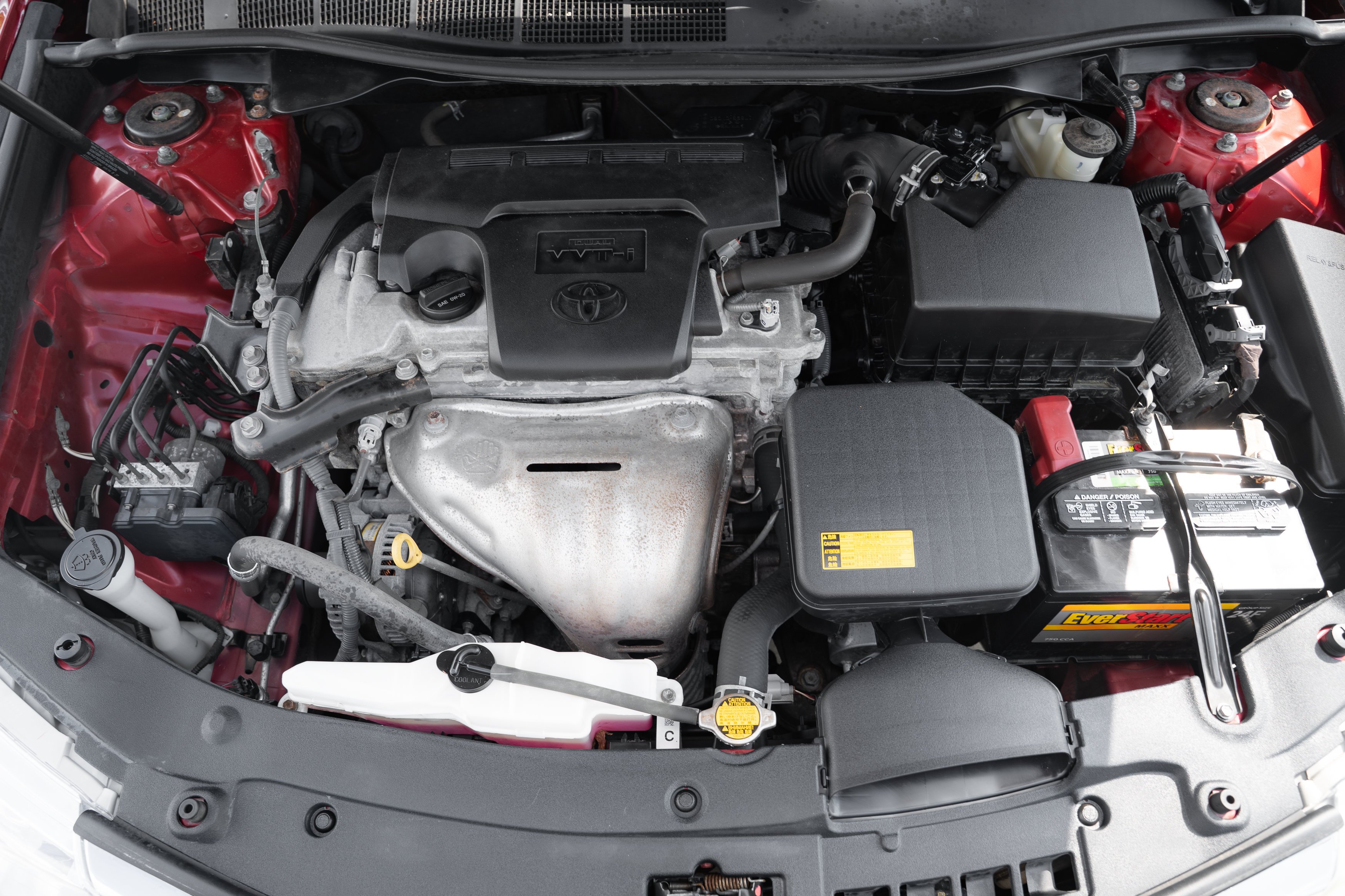 Used 2014 Barcelona Red Metallic Toyota LE image 28