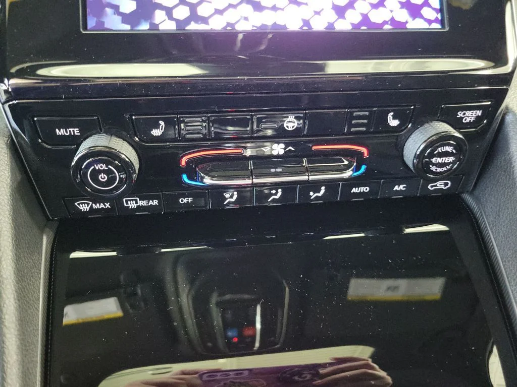 New 2026 Silver Zynith Jeep Laredo X image 18