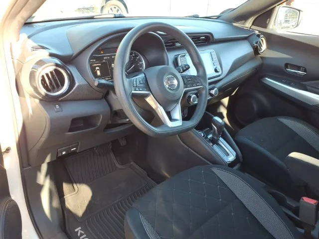 Used 2018 White Nissan SV image 19